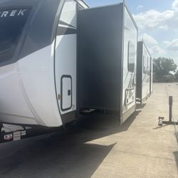 Sport Trek 35 Ft Bunk