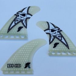 Futures DHD surfboard fin Set