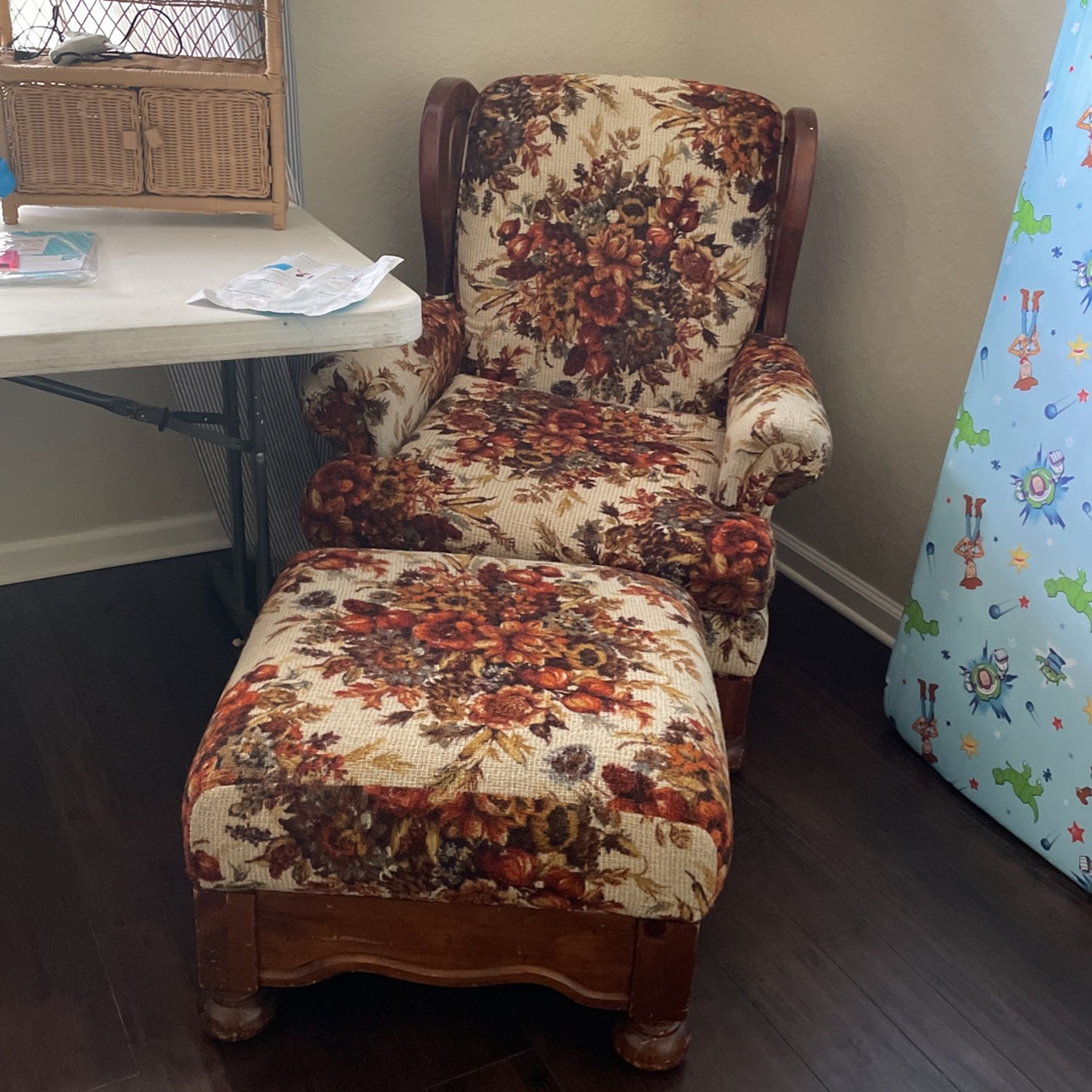 60s Floral Chair And Ottoman 