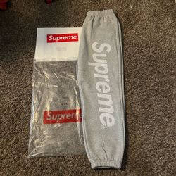 Supreme Sweatpants Grey