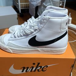 Blazer Mid