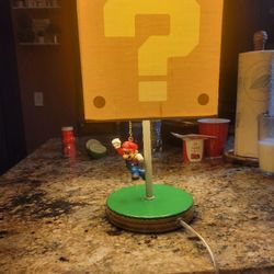 NINTENDO Jumping Super Mario Bros Yellow Cube Question Block Lamp Light 14" Used