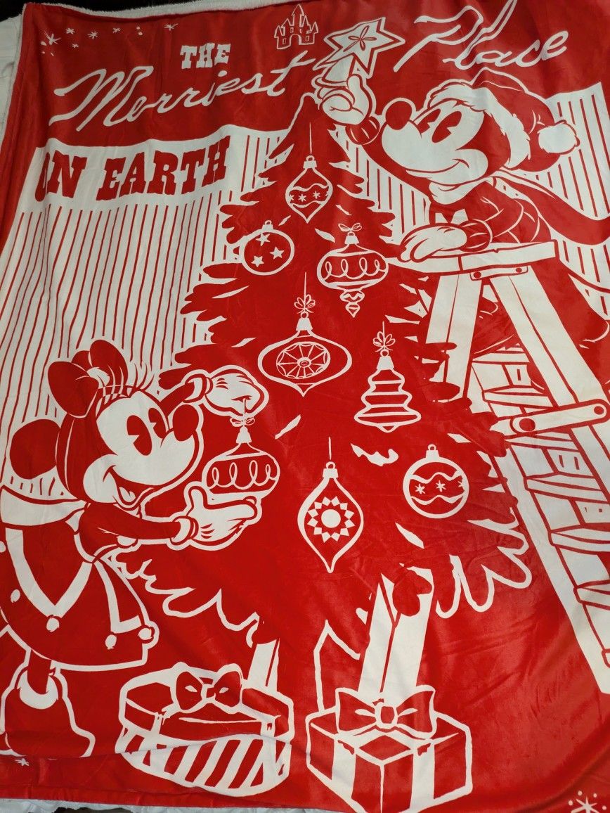 Mickey And Minnie Christmas Throw Blanket