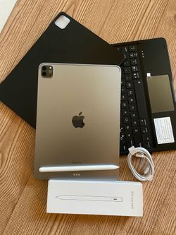 iPad Pro 11” (M2 chip / 2022 model) 4th Generation 128GB with  keyboard case and stylus pen