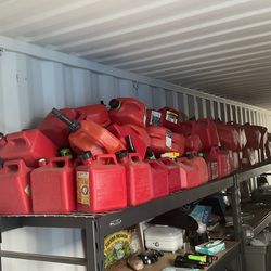Over 80 Gas Cans ( Minimum purchase of 3piece ) Prise is Firmed