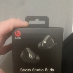 Beats Studio Buds 