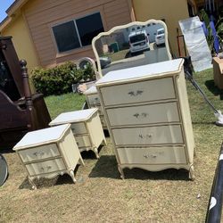 Dixie 1970s Vintage Furniture 