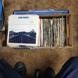 FORTY FIVE R P M RECORDS 200 TOTAL