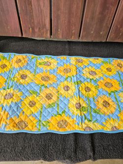 Adorable Sunflower 🌻 Table Runner/4'5" Long/The Other Side is Blue