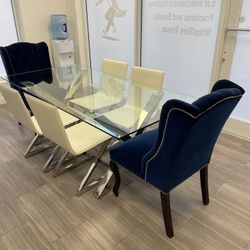 Nearly New Dinning Room Set