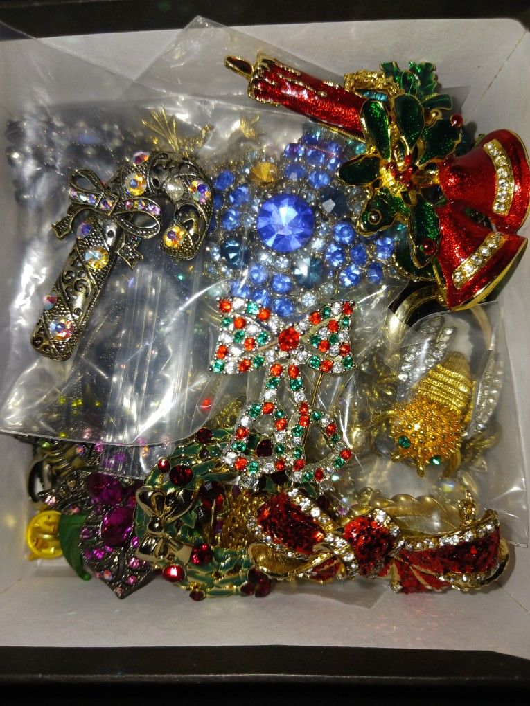 Beautiful Brooches 25 All Vintage Beautiful Brooches Some Signed Anywhere From Sterling To Gold-plated Rhinestones Buttons Pendants Gorgeous Estate