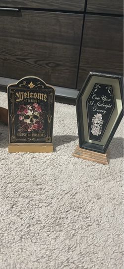 Gothic Halloween Tabletop Signs Set of 2