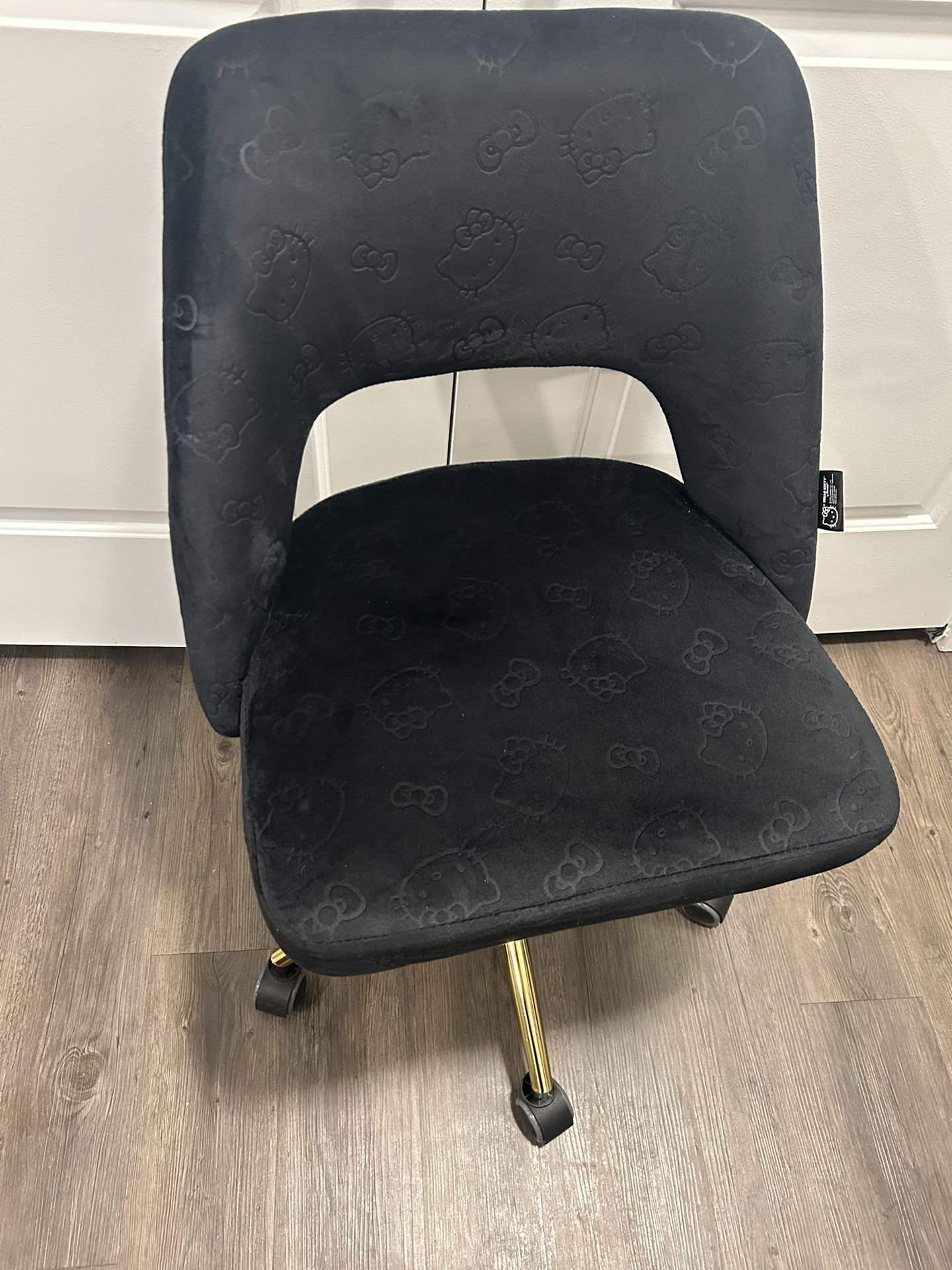 Hello kitty Vanity chair