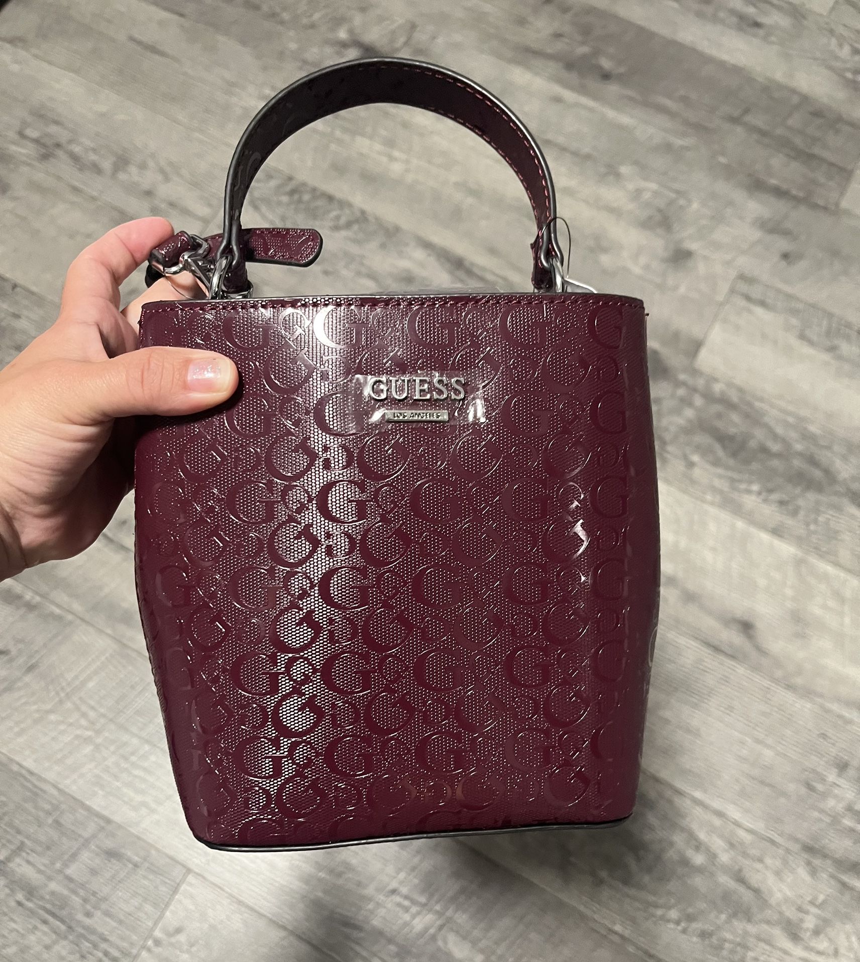 NEW WITH TAGS 🏷️ BURGUNDY GUESS PURSE
