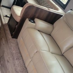 . Reclining Loveseat 