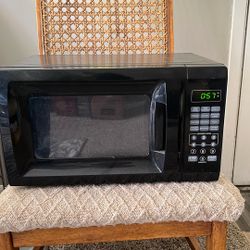 Microwave 700 W