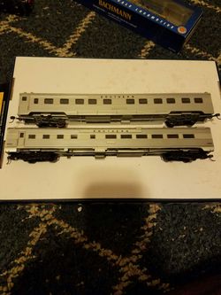 2 ho con core passenger cars