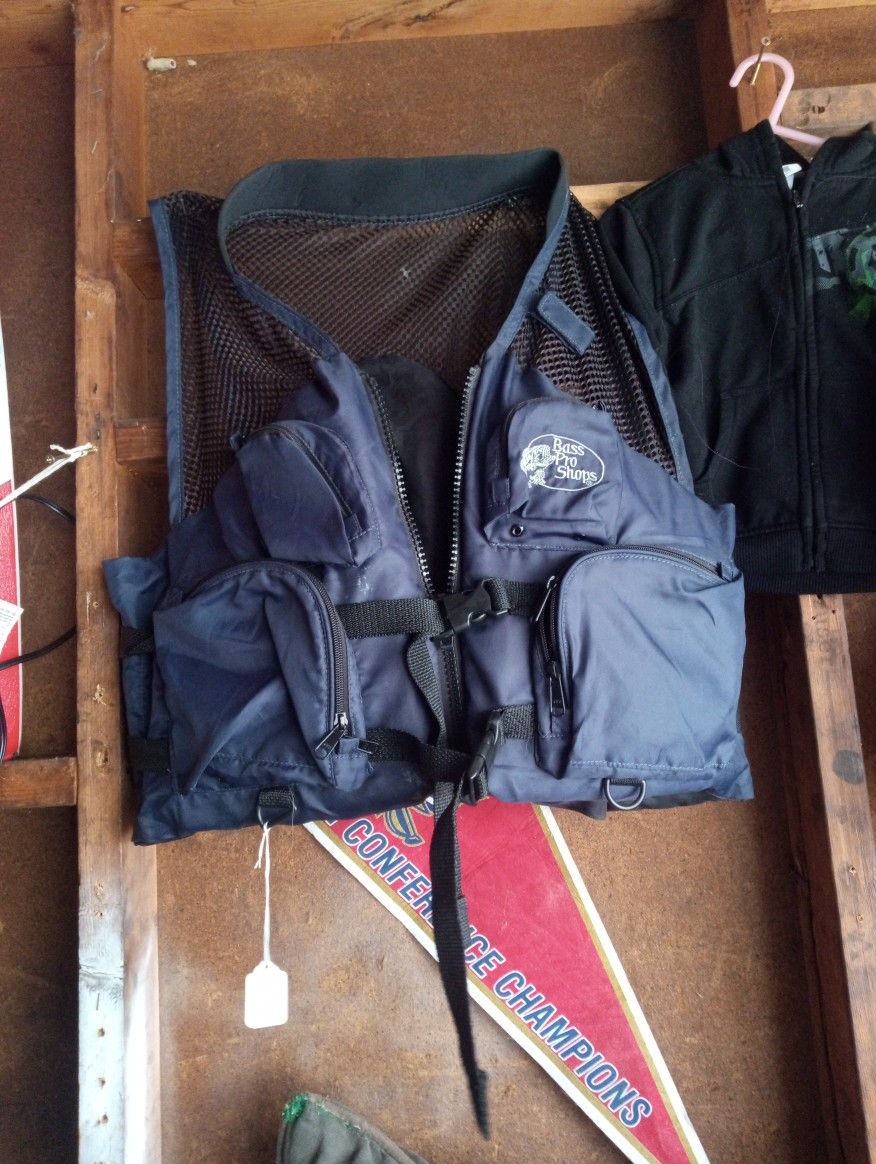 Bass Pro Life Jacket