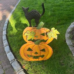 Halloween Jack O’ Lanterns And Black Cat Yard Ornament