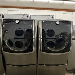 LG XL Washer & Dryer w/ Pedestal Washer