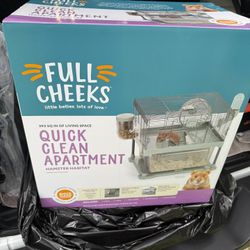 Full Cheeks Hamster Habitat