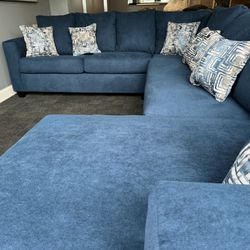 Brand New Sectionals Blue Black 