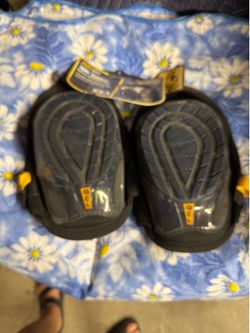 Knee pads