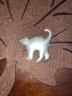 Vintage Zirkus Silver Tone Cat Brooch