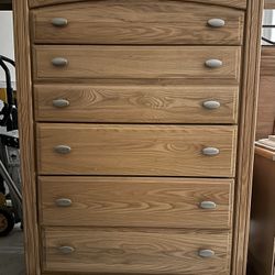 Quality Made Solid Wood Dresser with 5 Drawers
