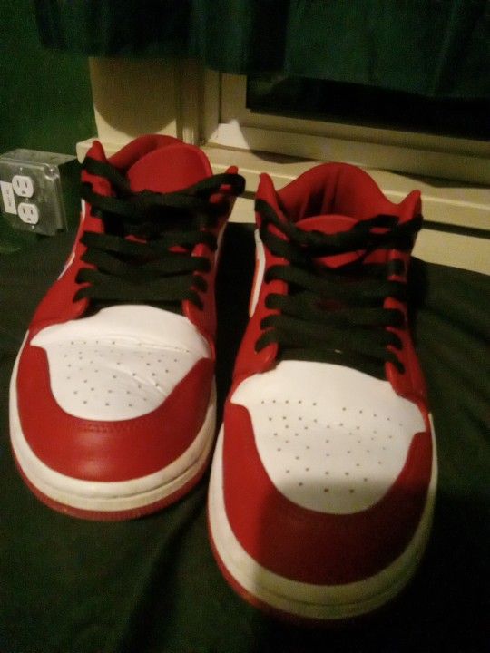 Authentic Air Jordan 1 Retro Lows Used Red Black White