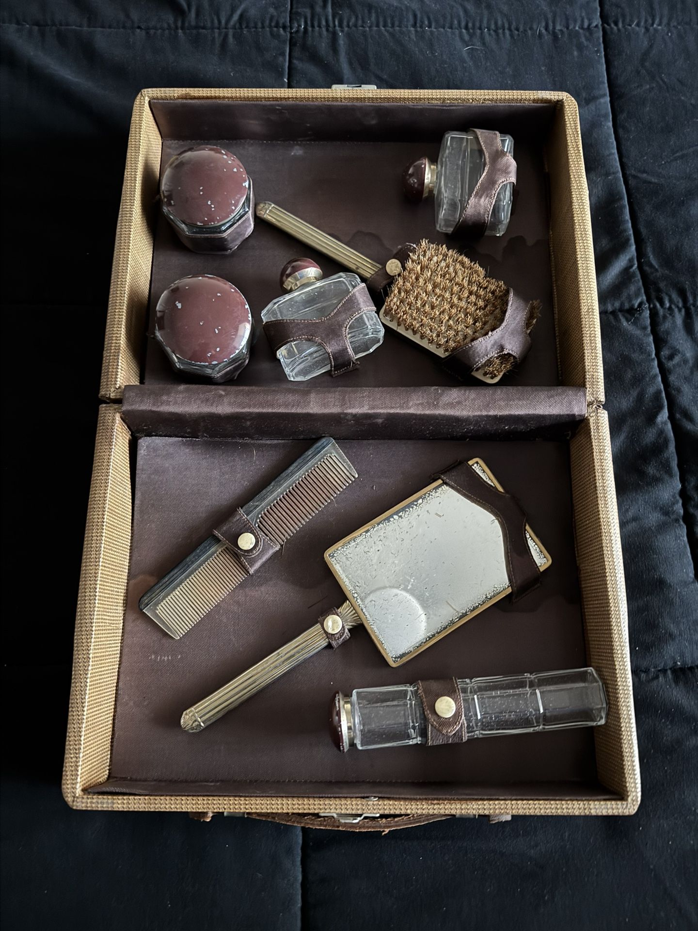 Antique Grooming Kit