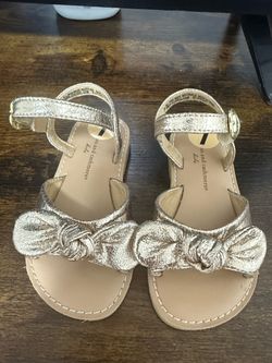 Gold bow and open toe