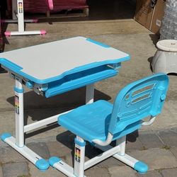 Brand new !Kids Desk and Chair Set , Height Adjustable w/Pull Out Drawer, Tilt 
