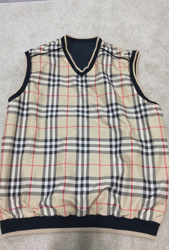 Burberry Golf Vest Men's Small for Sale in Lexington, KY - OfferUp