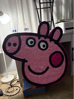 Peppa pig Birthday piñata