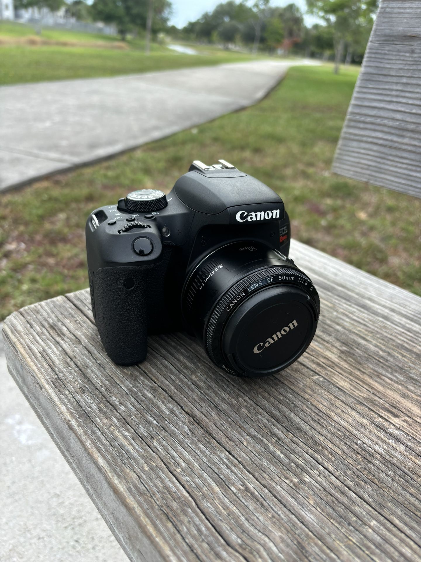 Canon T7i