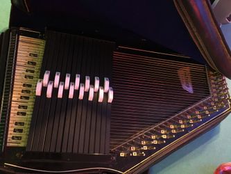 Oscar Schmidt Autoharp with case