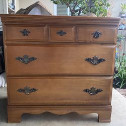 Vtg Wood dresser  3 drawers