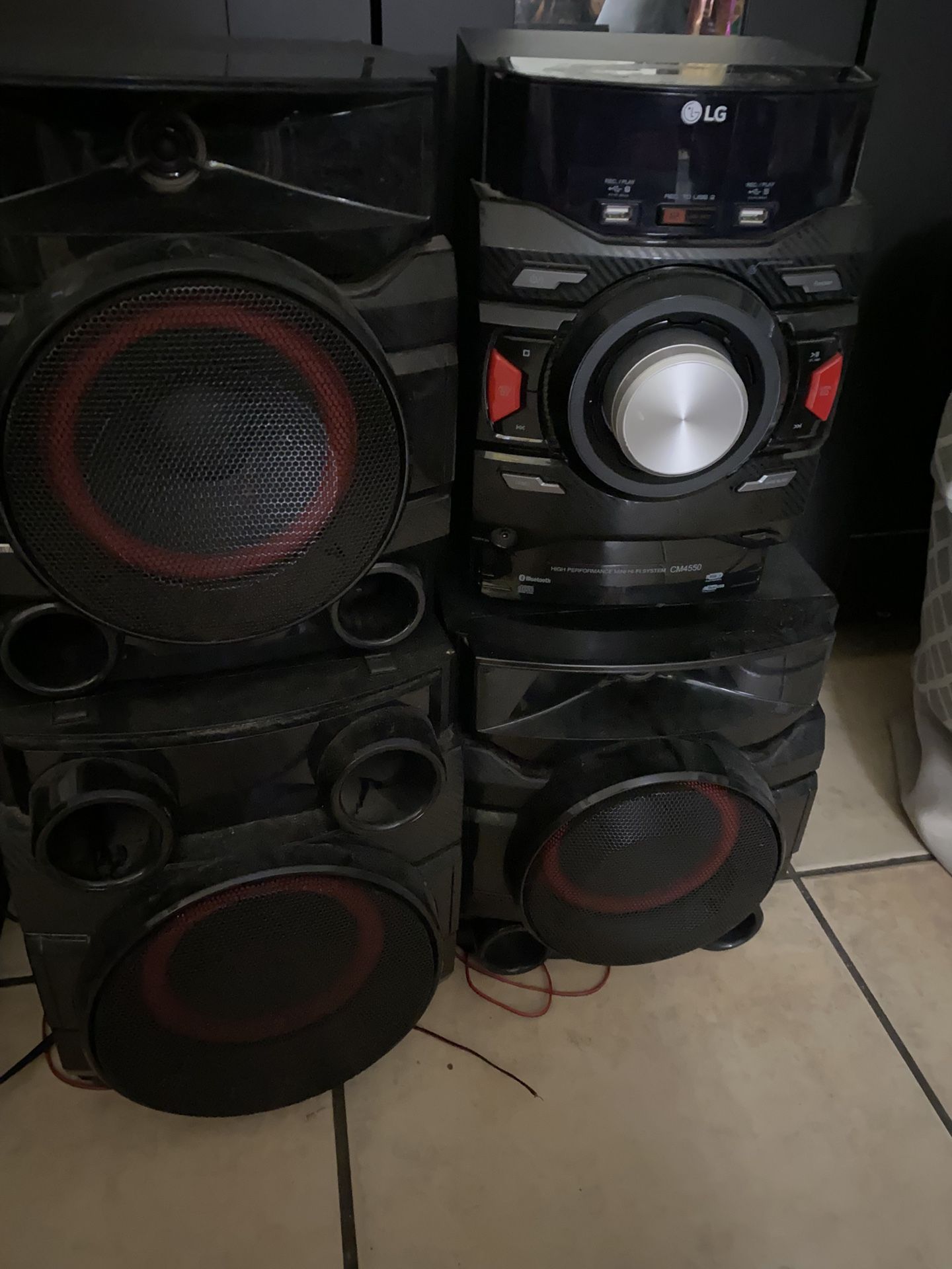 LG stereo Sound System With Bluetooth/ CD/ Radio Etc. Asking $230 New!
