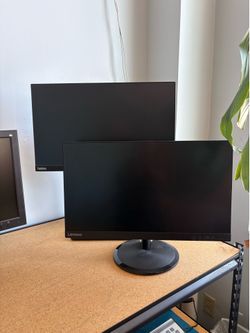 22” monitors