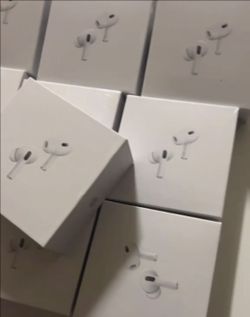 Apple AirPods Pro – New in Box