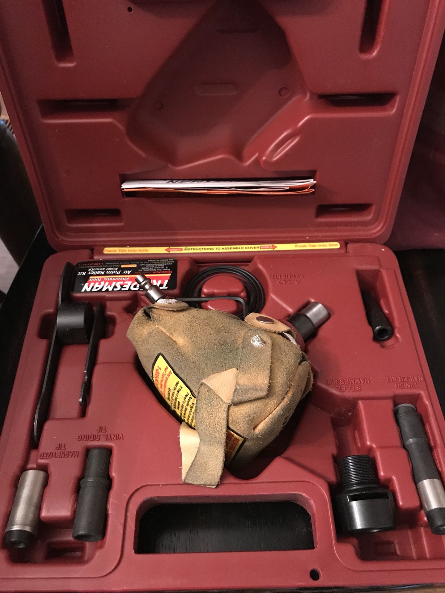 TRADESMAN Air Palm Nailer Kit 8400k w/case and manual