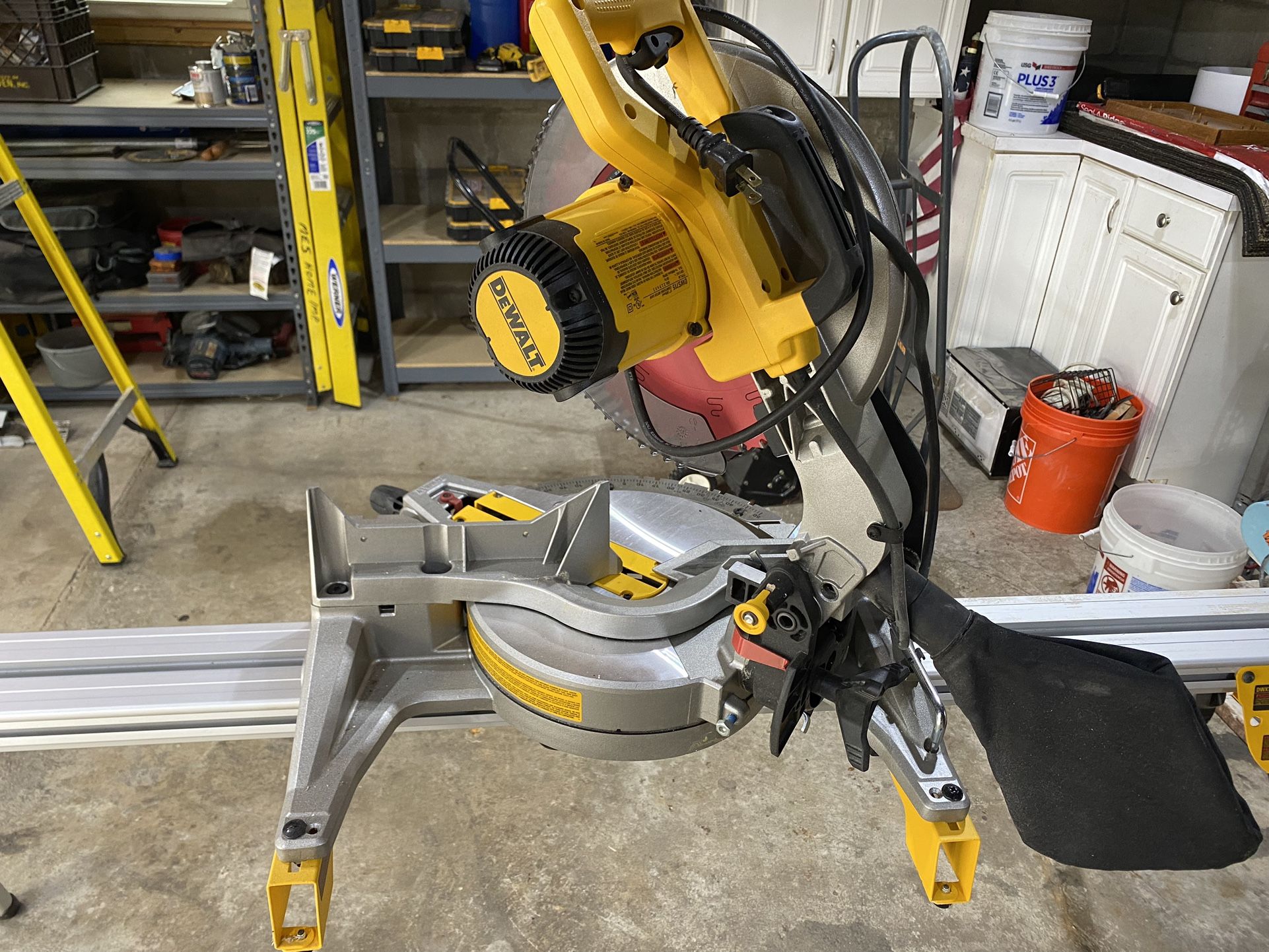 Dewalt 12” Compound Miter box With Stand.