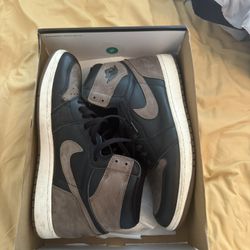 Jordan 1s Palominos
