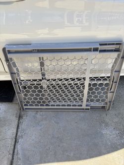 Dog gate Carlson Pet Plastic Expandable Gate - Gray