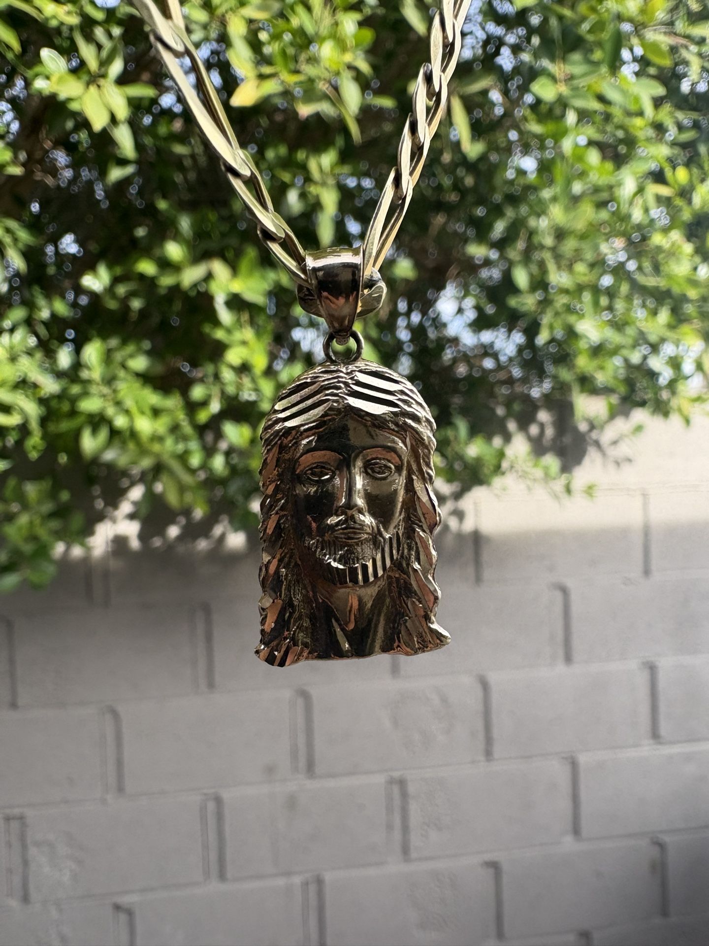 14k Gold Jesus Pendant With Chain
