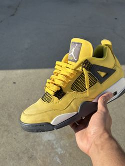 Jordan 4 Lightning Size 11