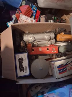 Box of Vintage Lionel O-Gauge Train Cars