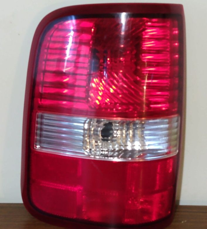 OEM 2004-2008 FORD F150 LEFT REAR TAILLIGHT PART# 5L34-13B505-C