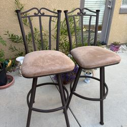 2 Turnable Bar Stools Or Kitchen High Chairs 
